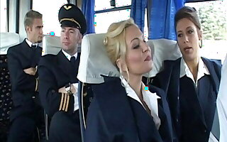 Sexy stewardess decided to have sex before transmitted to end of flight